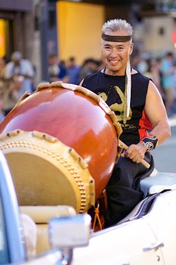 KE_Nisei-Week-Grand-Parade-2015_Mark_g.jpg